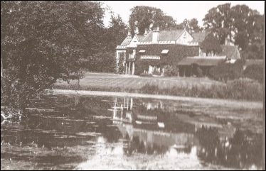 Source of the river at Melbourn Bury | Pictorial Melbourn