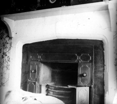 Fireplace and Range in Chiswick House. Photograph dated ~1930 Fireplace and Range in Chiswick House. Photograph dated ~1930 | Cambridge Antiquarian Society Lantern Slide