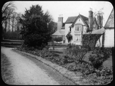 Lantern slide of the drive to Sheen Manor of unknown date | Cambridge Antiquarian Society