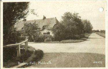 c. 1925 - Cottages (4) known as Donkey Hall, situated near crossroads at Kneesworth & Whaddon Road, Meldreth prior to demolition. | Bell's postcard supplied by Ann Handscombe