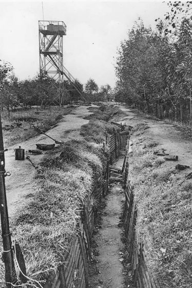 Trench remaining at Hill 60 between the Wars | ww1.battlefields.co.uk