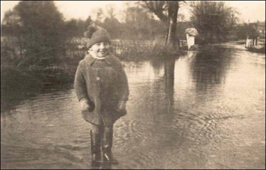 Flooding in Malton Lane 1928 | Raymond Course