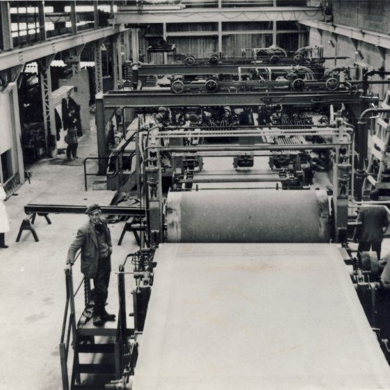 Atlas No 5 Machine in the late 1960s. (Alec Watts is in the White Coat and Bill 'Popeye' Stanford is by the Machine) Atlas No 5 Machine in the late 1960s. (Alec Watts is in the White Coat and Bill 'Popeye' Stanford is by the Machine) | Robert Henry