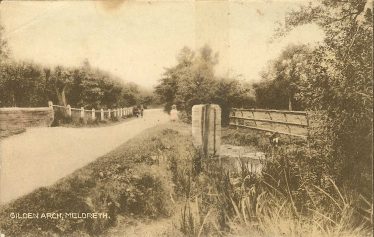 Gilden Arch, which forms the boundary between Meldreth and Shepreth | Postcard supplied by Ann Handscombe