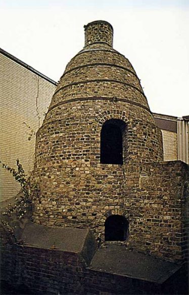 A preserved bottle kiln from Robins, Kent, probably similar to the ones that were in operation at the Meldreth site A preserved bottle kiln from Robins, Kent, probably similar to the ones that were in operation at the Meldreth site | cementkilns.co.uk